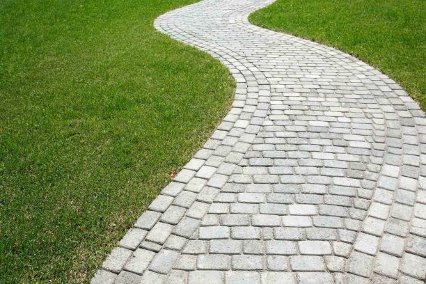 cobblestone-paver-walkway